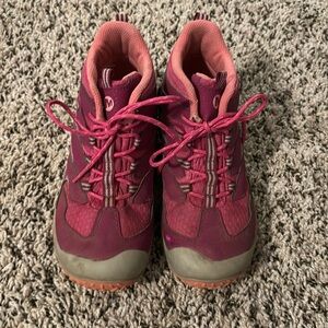Merrell girls waterproof hiking boot. Size 2.5